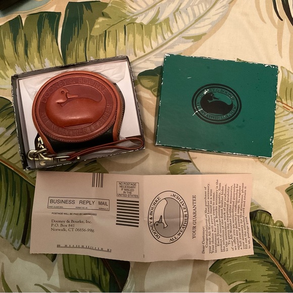 Vintage Dooney & Bourke Coin Purse in Box - Picture 2 of 7